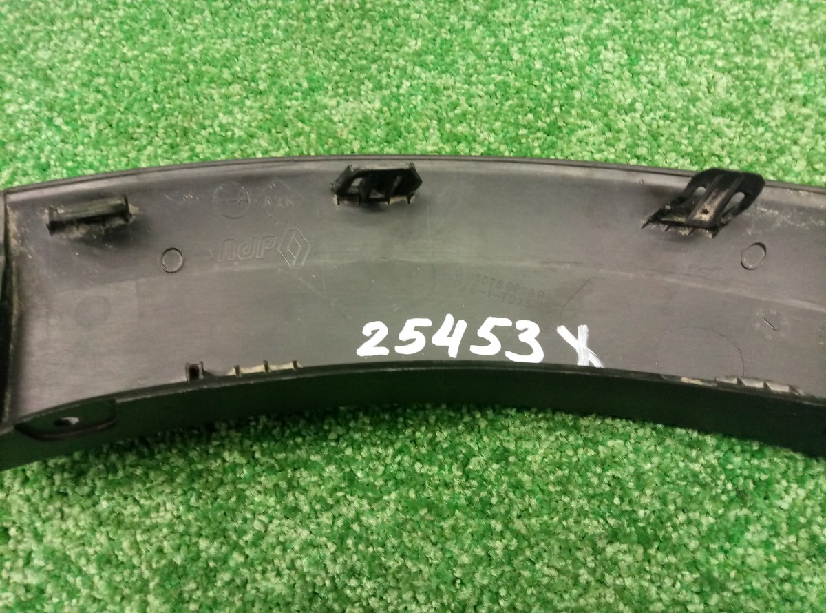 Накладка заднего бампера правая Renault Sandero    850768696R на Renault Sandero 