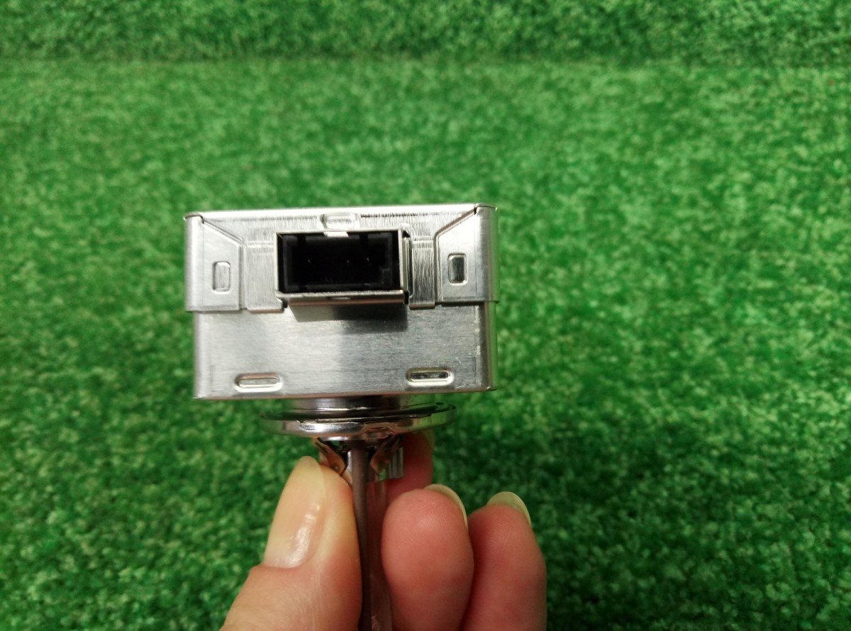 Лампа ксеноновая Philips D1S 9285148294  на Kia Ceed (ED)
