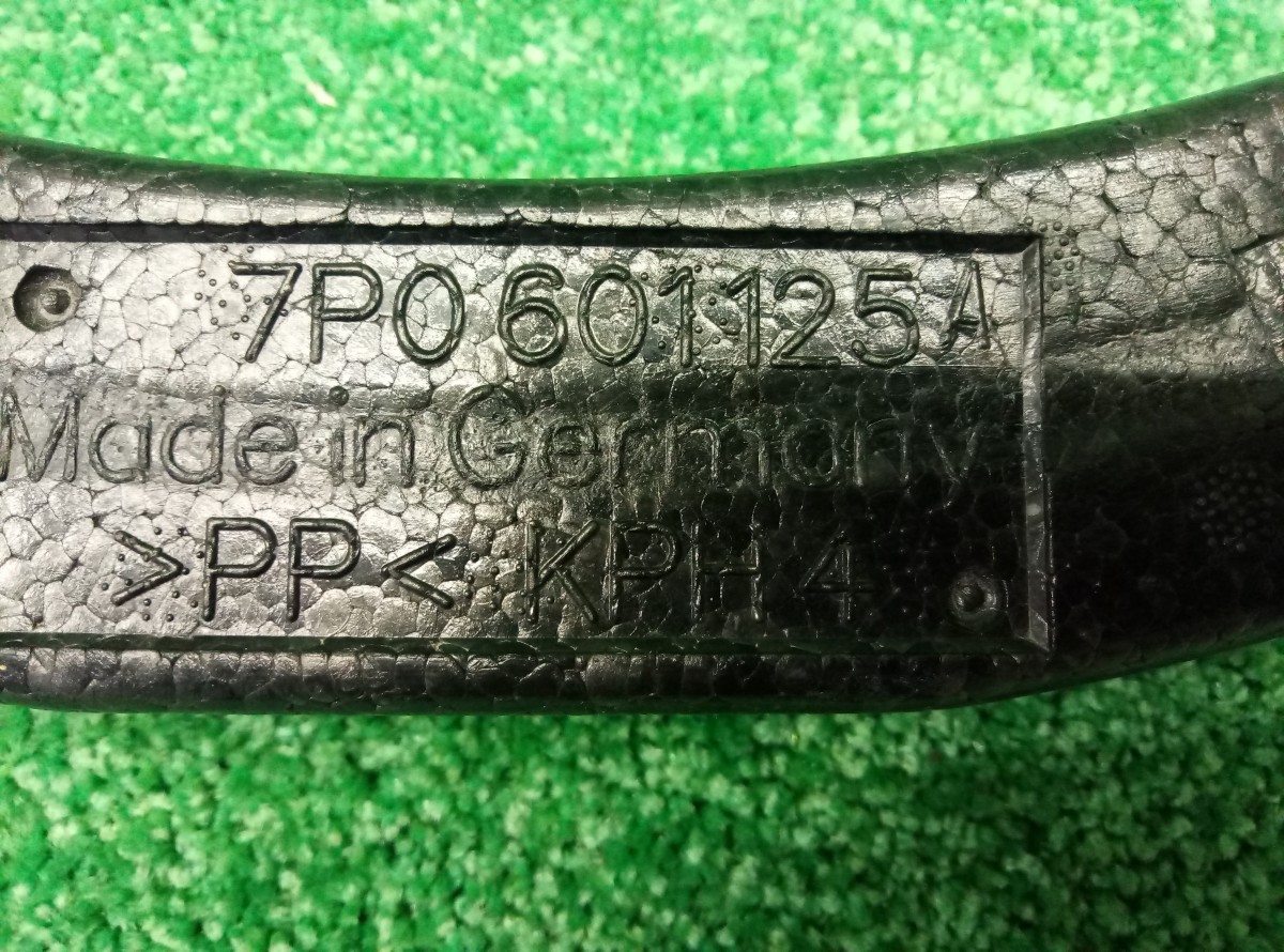 Ниша запасного колеса Volkswagen Touareg 2012 7P0601125A на Volkswagen Touareg 