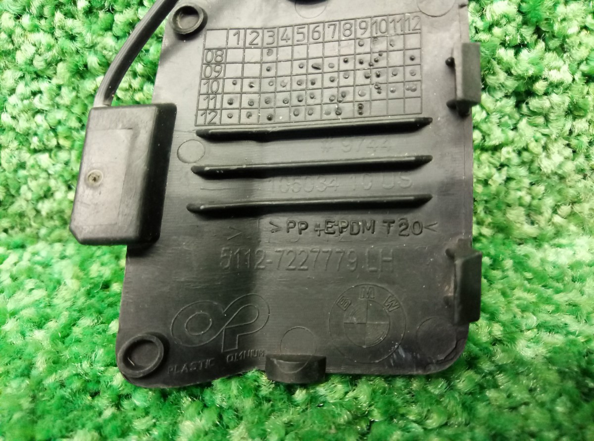 Заглушка буксировочного крюка задняя левая BMW X5 E70 2009-2013 51127227779 на BMW X5M E70