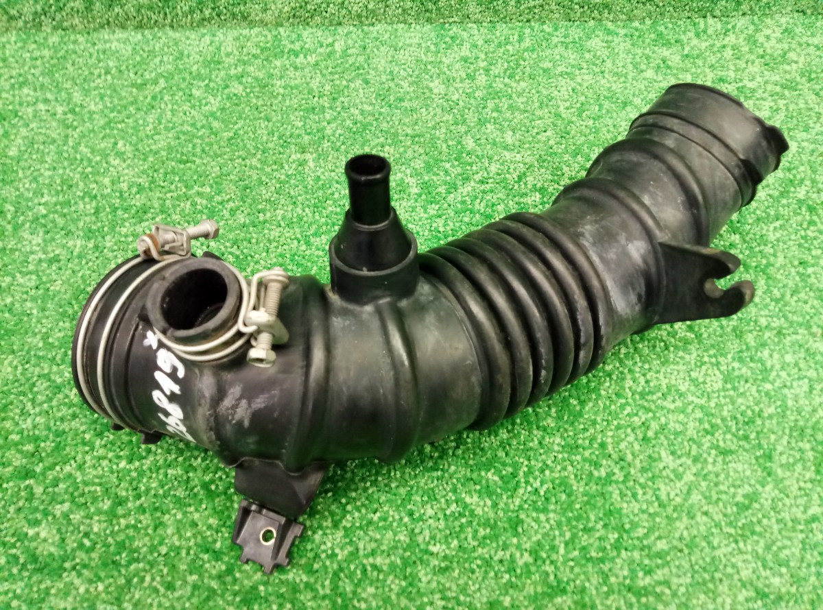 Патрубок воздушного фильтра Toyota RAV4 (XA30) 1788028240 на Toyota RAV 4 (XA30)
