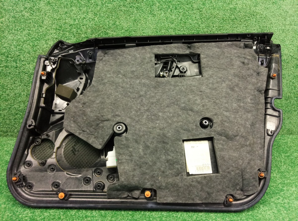 Обшивка двери передней левой Mercedes-Benz E-Class W212,S212,C207 2009-2016 A2127203362  на Mercedes-Benz E-Class W212,S212,C207