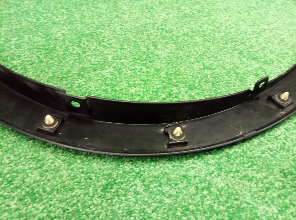Накладка переднего крыла правого Mazda CX5 (KE) 2011-2015 KD5351W21 на Mazda CX5 (KE)