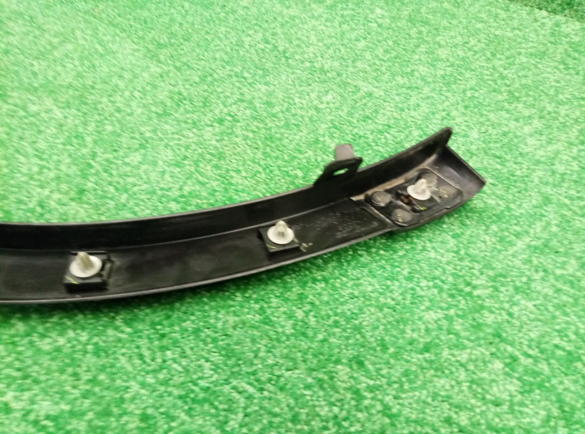 Накладка переднего крыла правого Mazda CX5 (KE) 2011-2015 KD5351W21 на Mazda CX5 (KE)