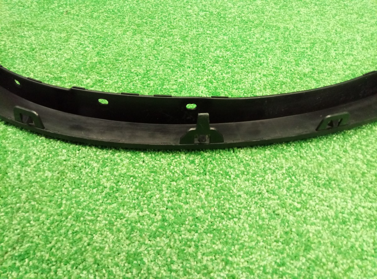 Накладка переднего крыла правого BMW X6 F16 2014-н.в. 51777319844 на BMW X6 F16