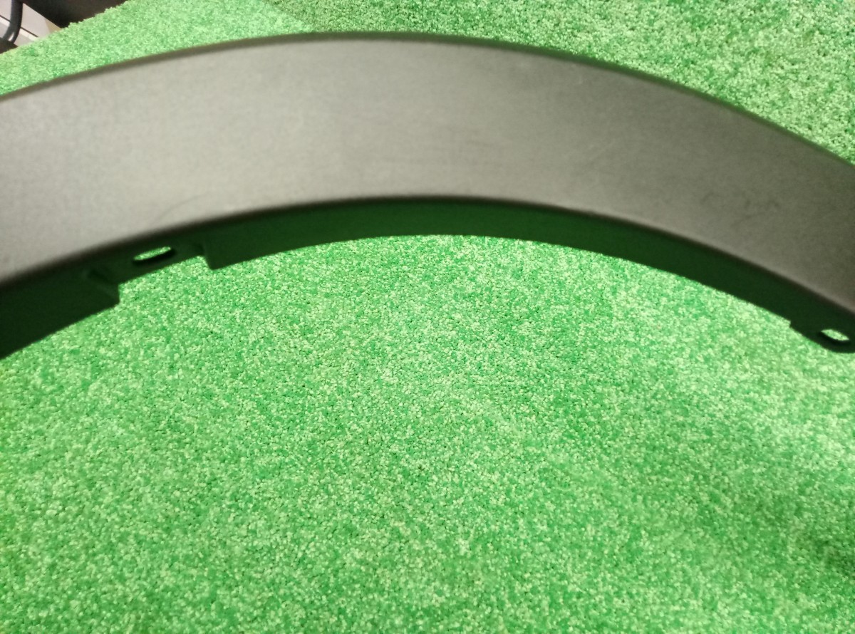 Накладка переднего крыла правого Mazda CX5 (KE) 2011-2015 KD5351W21 на Mazda CX5 (KE)