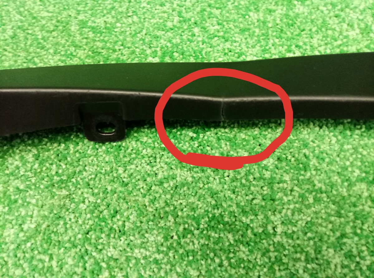 Накладка переднего крыла правого Mazda CX5 (KE) 2011-2015 KD5351W21 на Mazda CX5 (KE)