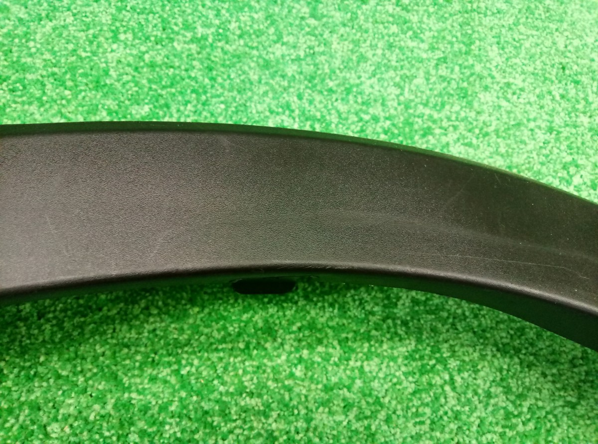 Накладка переднего крыла правого Mazda CX5 (KE) 2011-2015 KD5351W21 на Mazda CX5 (KE)