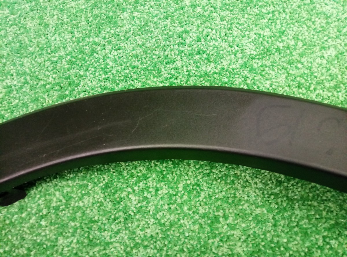 Накладка переднего крыла правого Mazda CX5 (KE) 2011-2015 KD5351W21 на Mazda CX5 (KE)