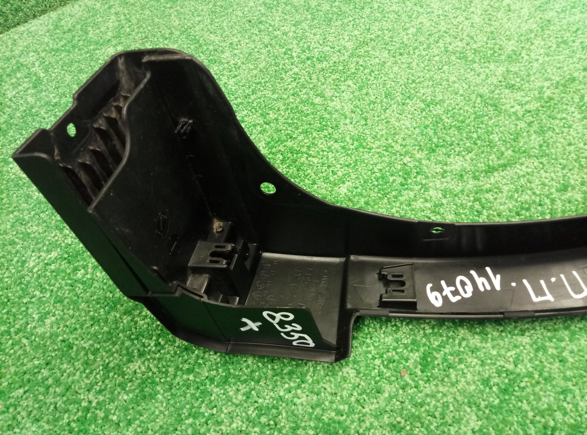 Накладка переднего крыла правого Mazda CX5 (KE) 2011-2015 KD5351W21 на Mazda CX5 (KE)