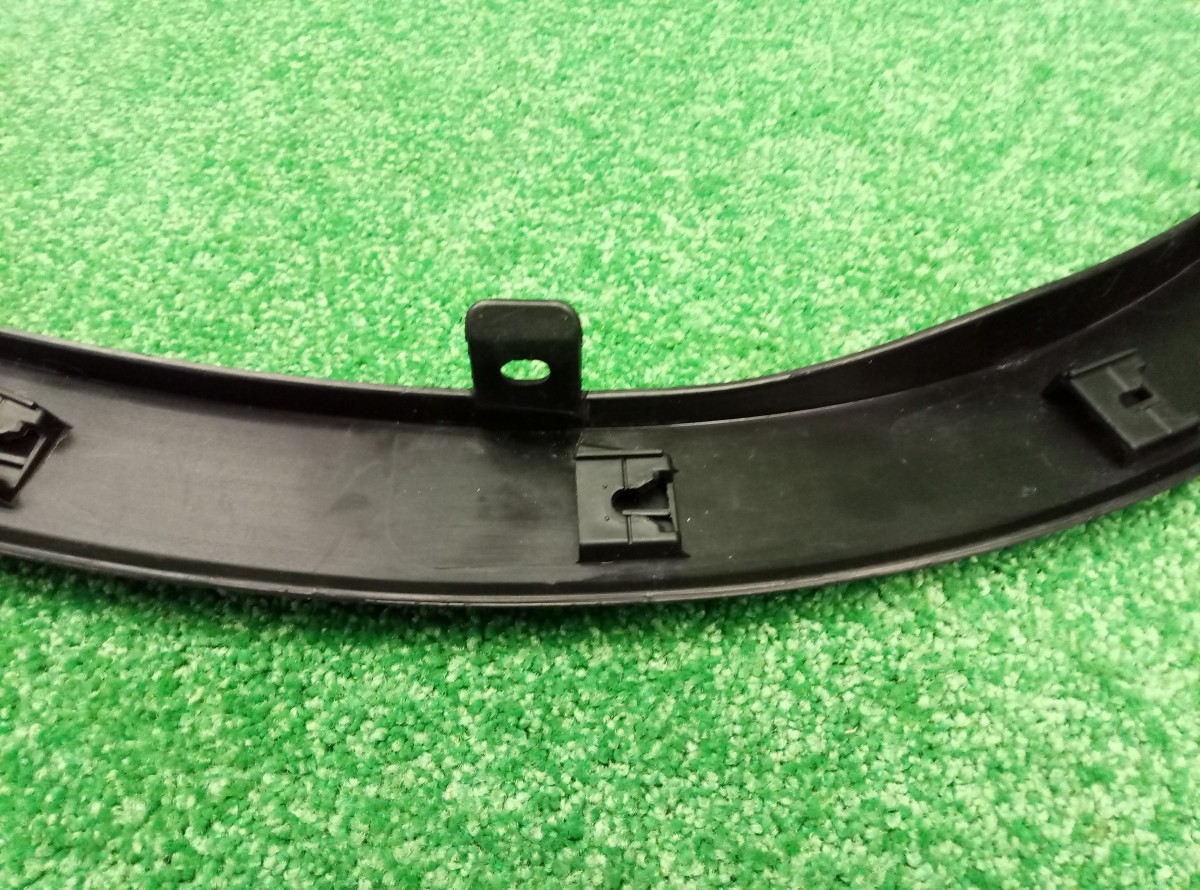 Накладка переднего крыла правого Mazda CX5 (KE) 2011-2015 KD5351W21 на Mazda CX5 (KE)