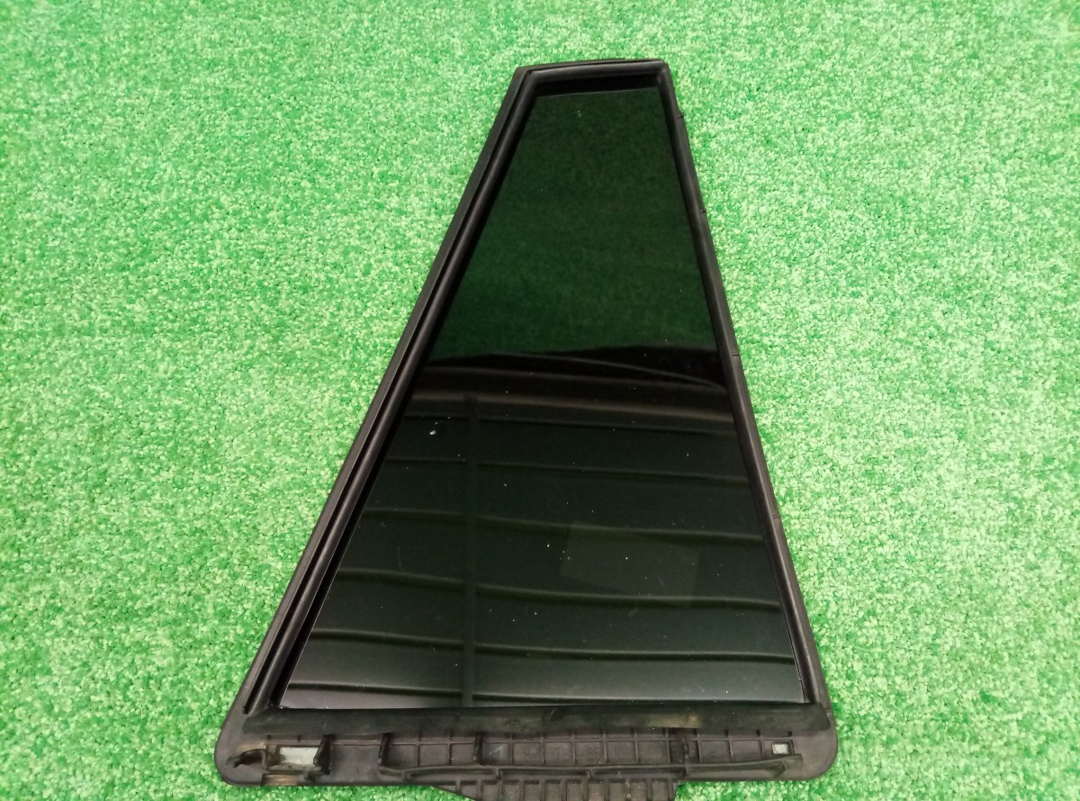Форточка задней левой двери Suzuki Grand Vitara  2005-2008 8467565J0 на Suzuki Grand Vitara 