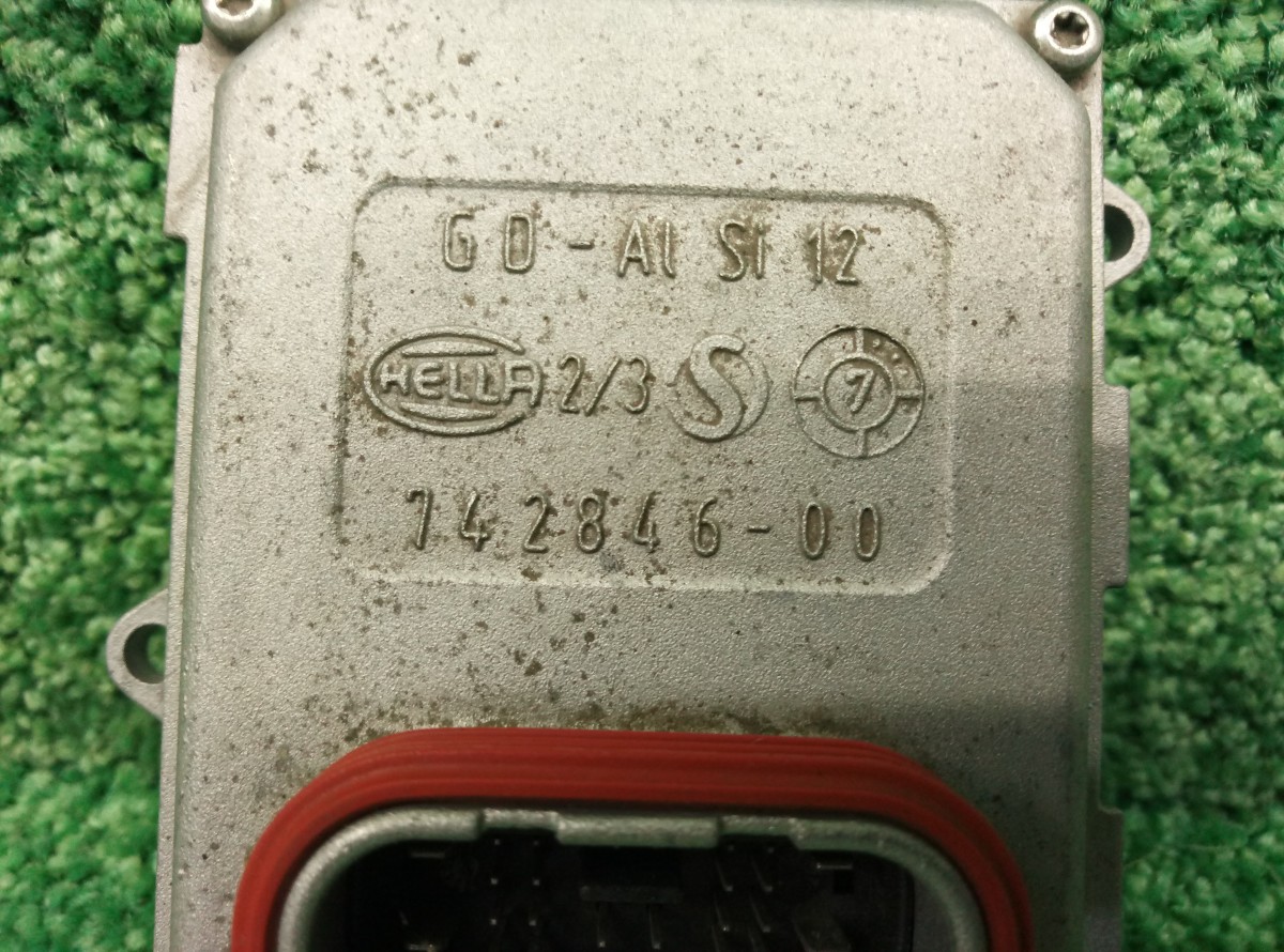 Блок ксеноновой лампы Mercedes-Benz M-Class (W164) 2005-2008 0038205826 на Mercedes-Benz M-Class (W164)