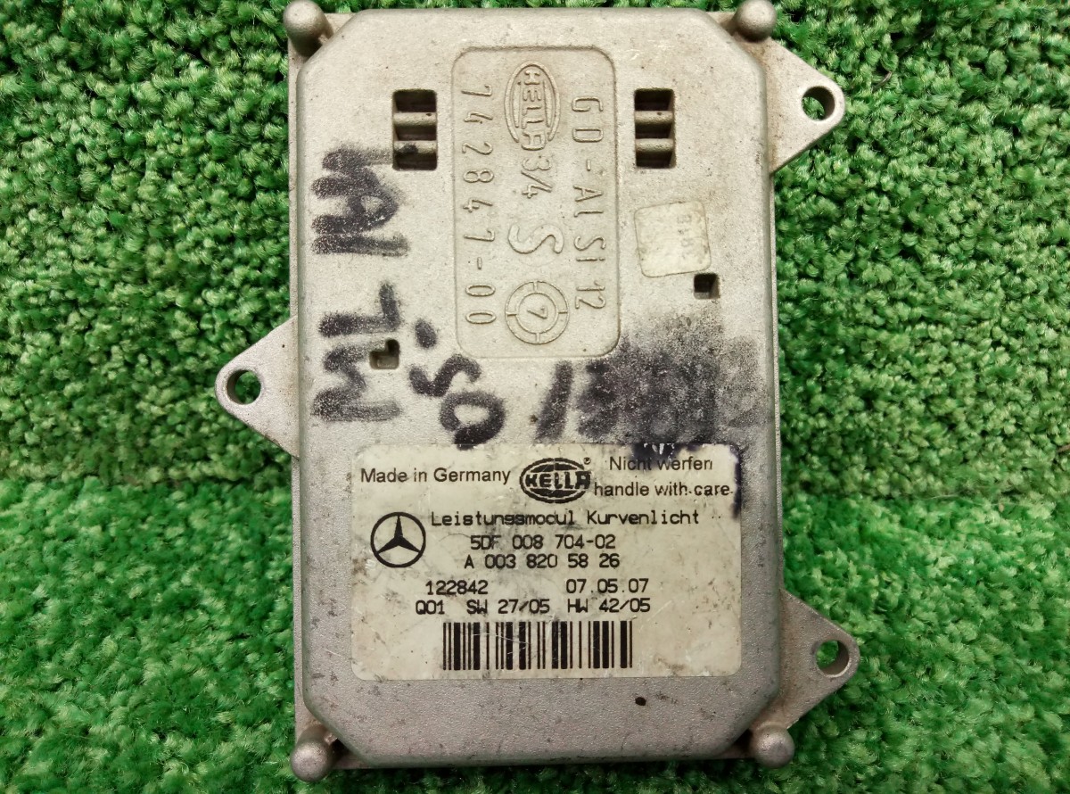 Блок ксеноновой лампы Mercedes-Benz M-Class (W164) 2005-2008 0038205826 на Mercedes-Benz M-Class (W164)