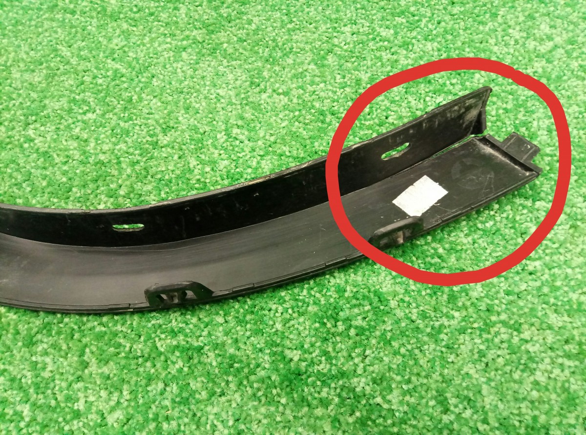 Накладка заднего крыла левого BMW X1 (E84) 2009-2012 51122990171 на BMW X1 (E84)