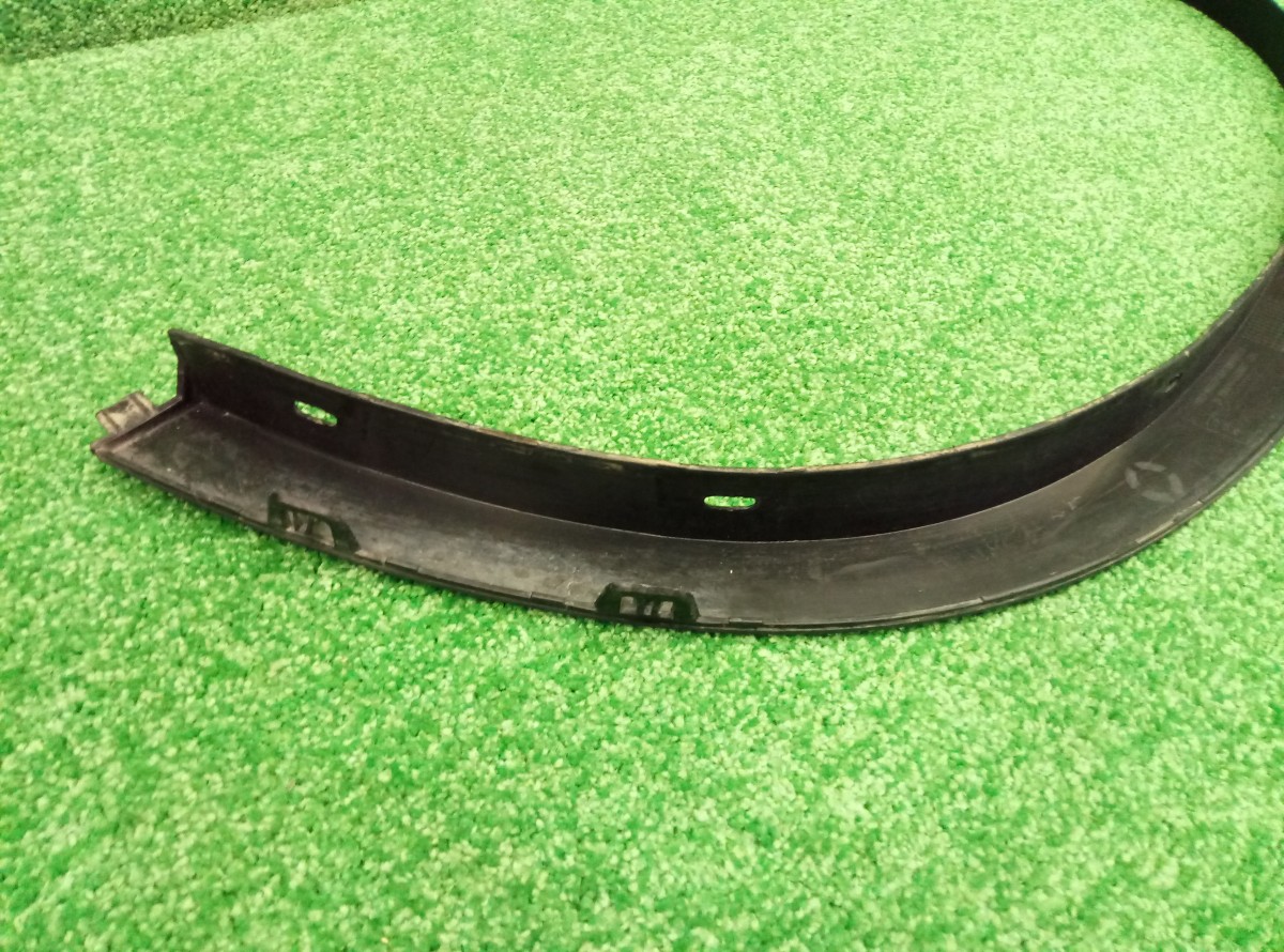 Накладка переднего крыла правого BMW X1 (E84) 2009-2012 51122990172 на BMW X1 (E84)