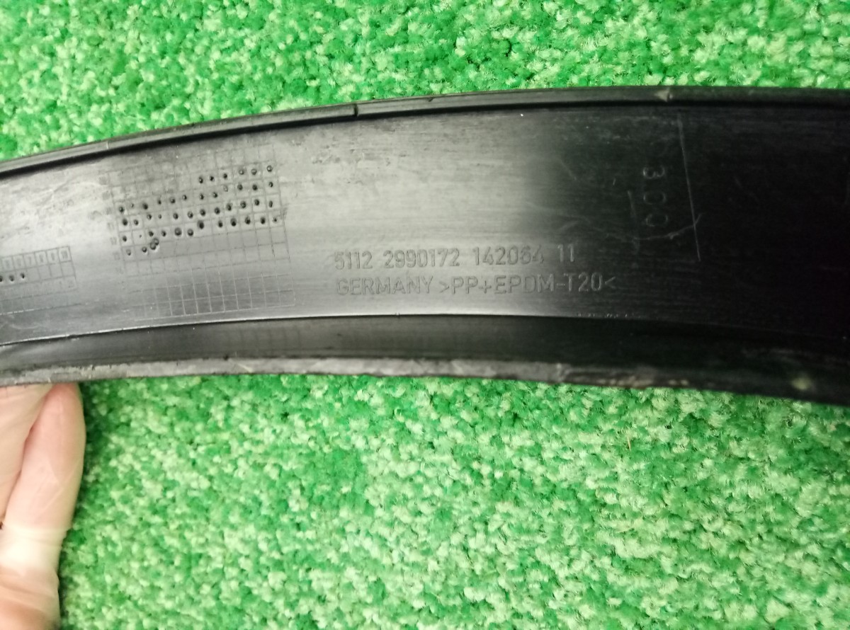 Накладка переднего крыла правого BMW X1 (E84) 2009-2012 51122990172 на BMW X1 (E84)