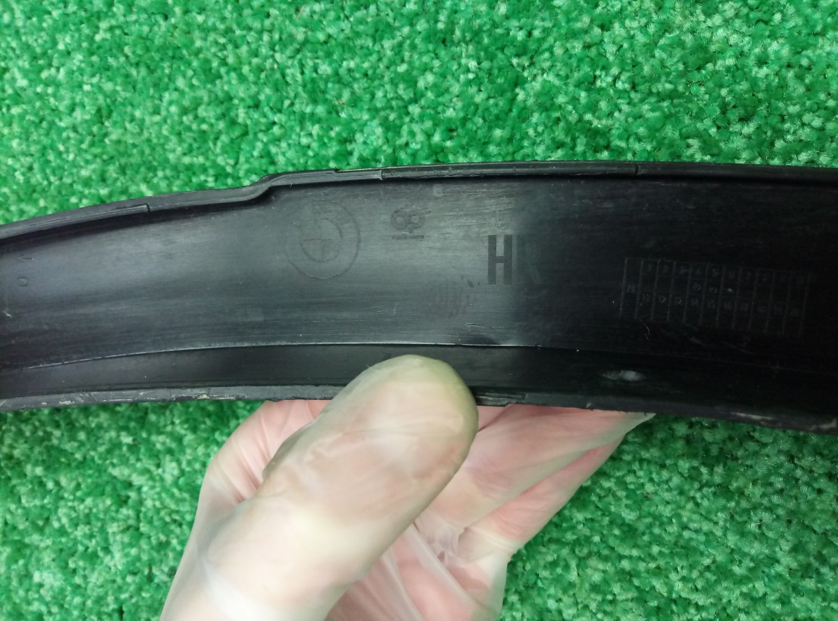 Накладка переднего крыла правого BMW X1 (E84) 2009-2012 51122990172 на BMW X1 (E84)