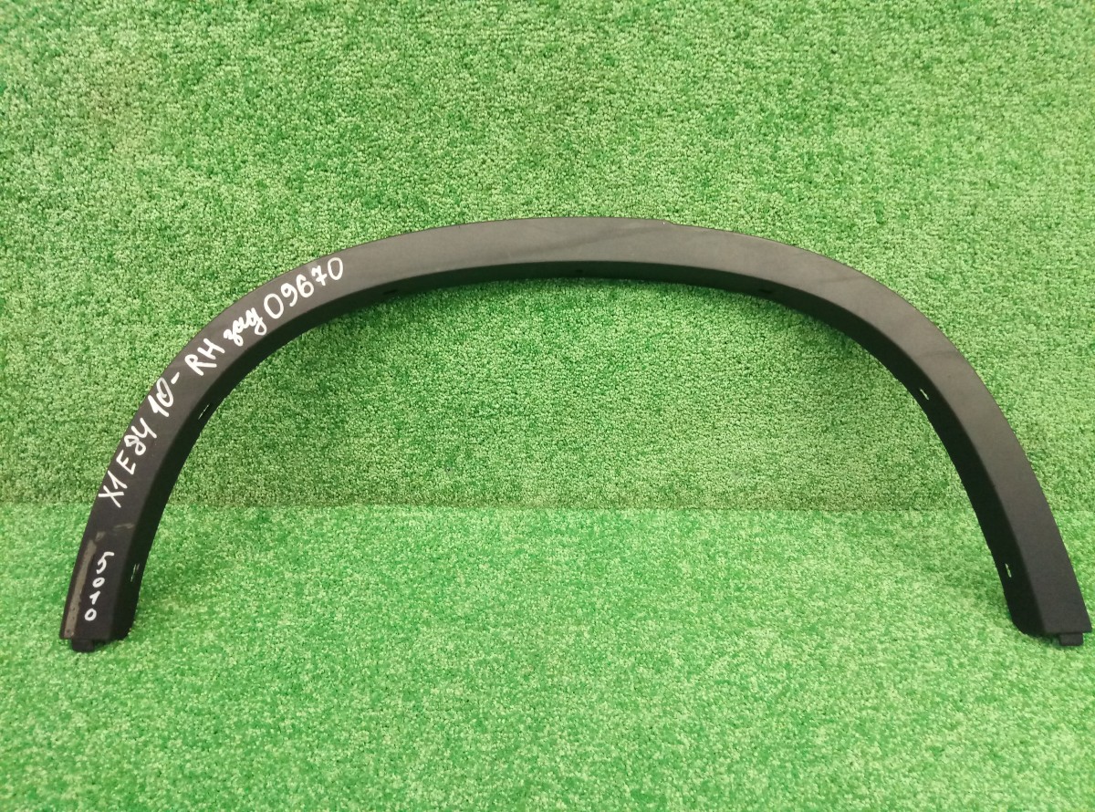 Накладка заднего крыла правого BMW X1 (E84) 2009-2012 51122990172 на BMW X1 (E84)