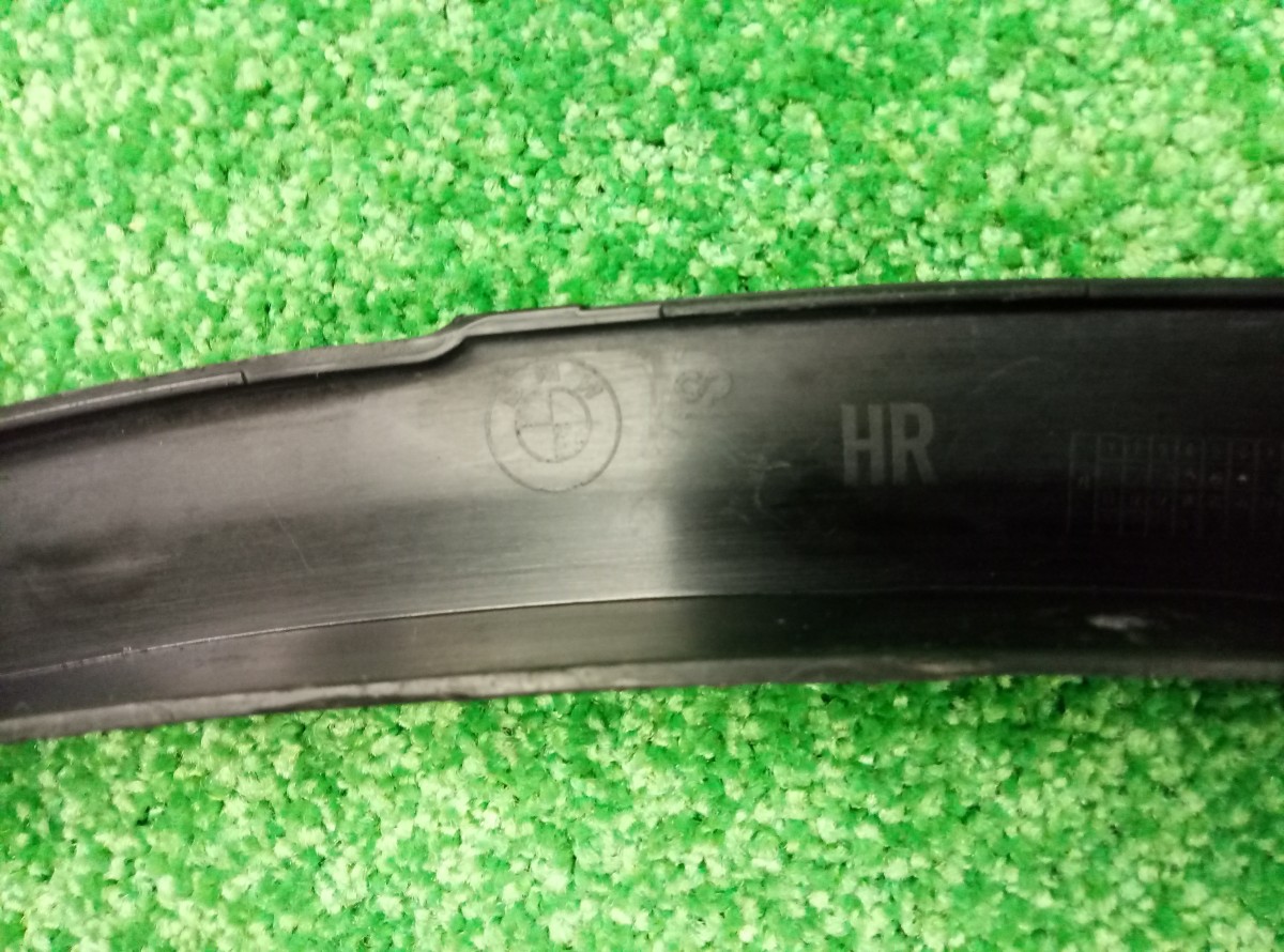 Накладка заднего крыла правого BMW X1 (E84) 2009-2012 51122990172 на BMW X1 (E84)