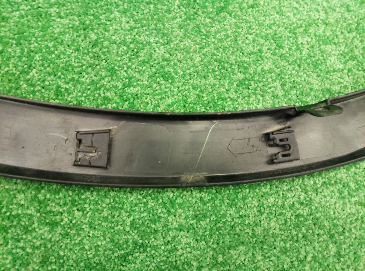Накладка переднего крыла левого Mazda CX5 (KE) 2011-2015 KD5351W31 на Mazda CX5 (KE)