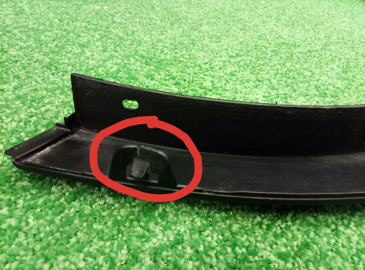 Накладка заднего крыла правого BMW X3 (F25) 2010-2014 51777210084 на BMW X3 (F25)