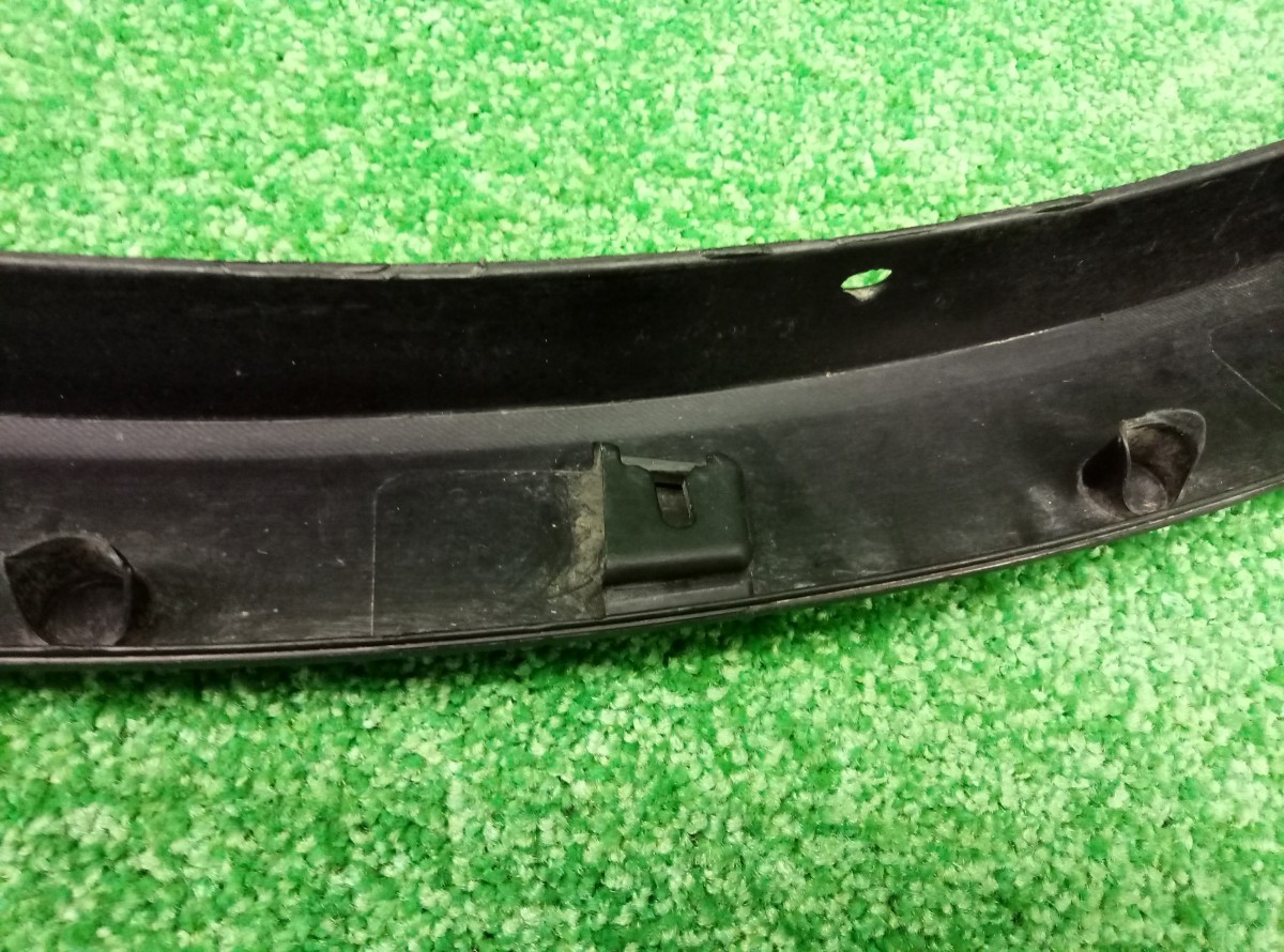 Накладка заднего крыла правого BMW X3 (F25) 2010-2014 51777210084 на BMW X3 (F25)