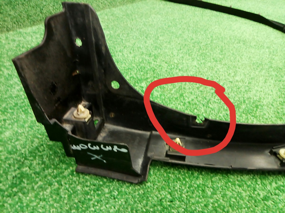 Накладка переднего крыла правого Mazda CX 5 2012-2017  KD5351W21 на Mazda CX5 (KE)