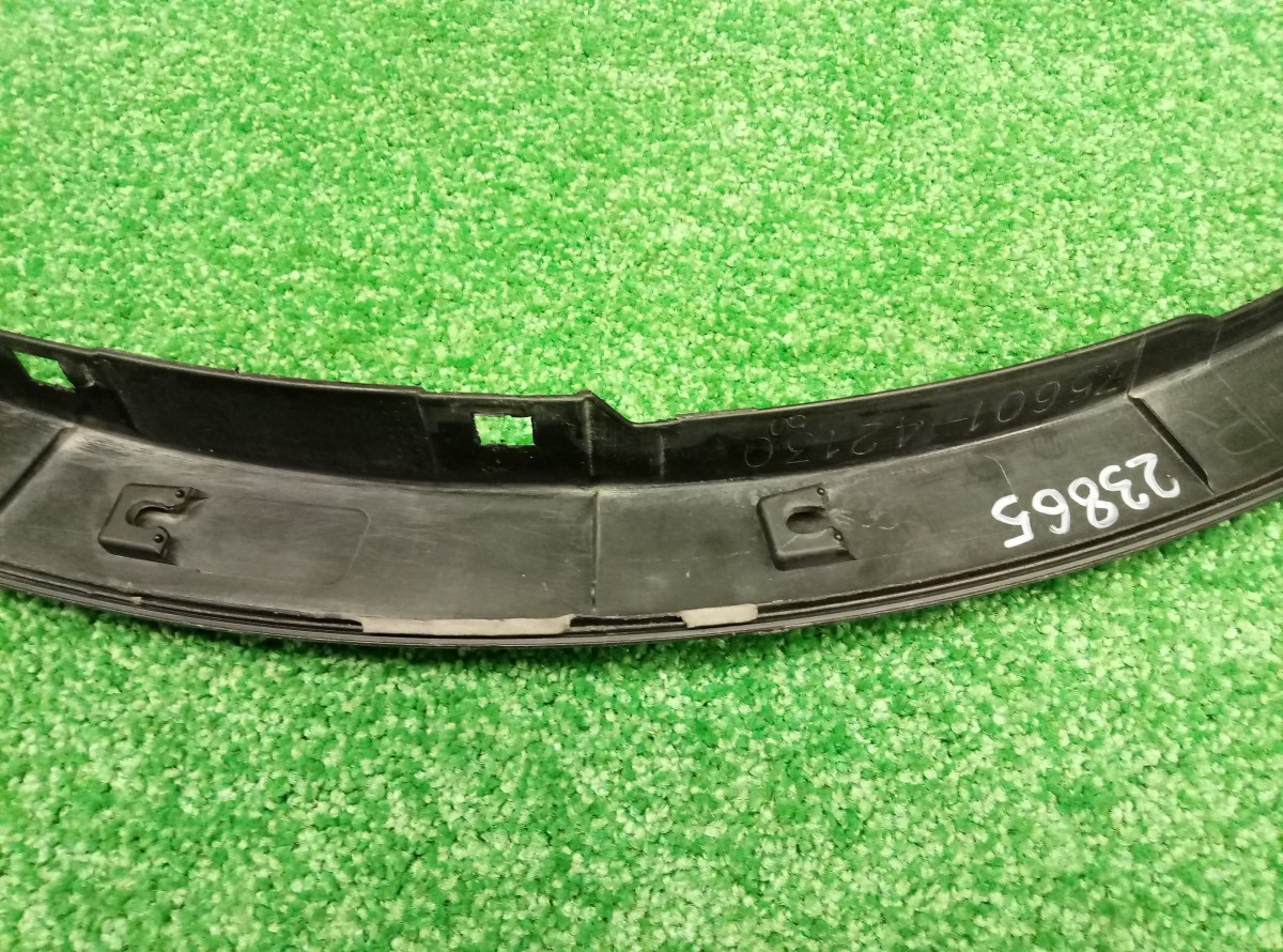 Накладка крыла переднего правого Toyota RAV 4 2013 7560142130 на Toyota RAV 4 (XA30)