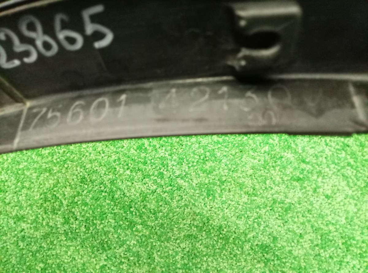 Накладка крыла переднего правого Toyota RAV 4 2013 7560142130 на Toyota RAV 4 (XA30)