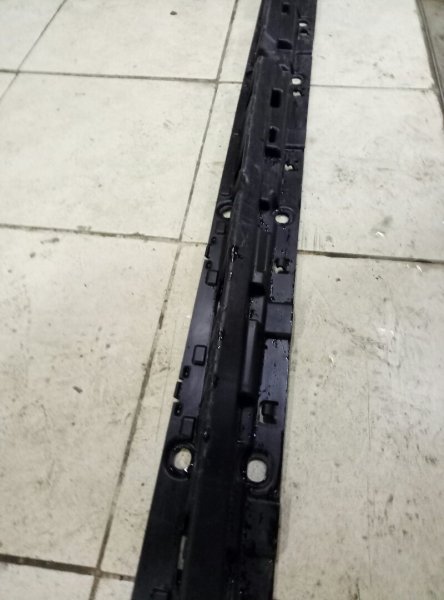 Кронштейн накладки на порог (наружней) BMW X5 F15 2013-н.в. на BMW X5 F15