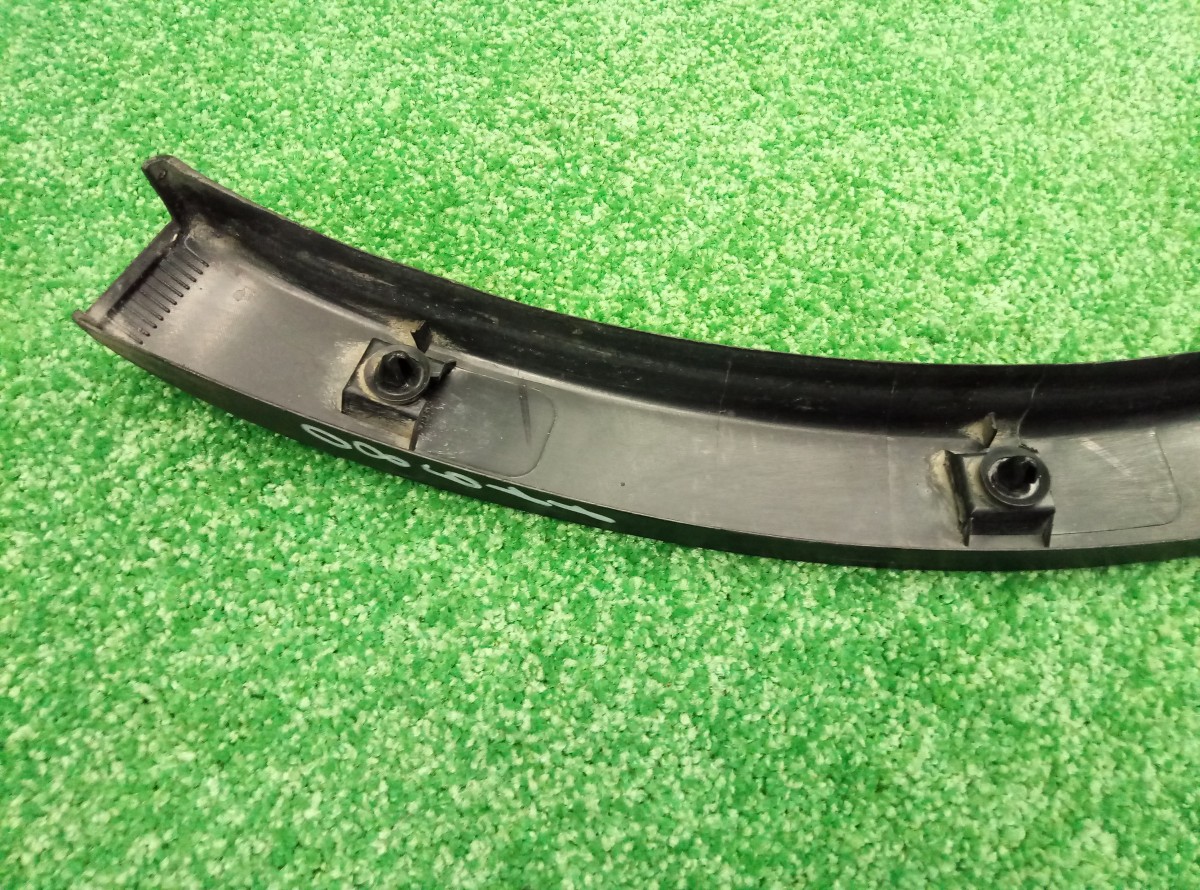 Накладка заднего крыла левого Nissan Qashqai J10 2006-2010 93829JD000 на Nissan Qashqai J10