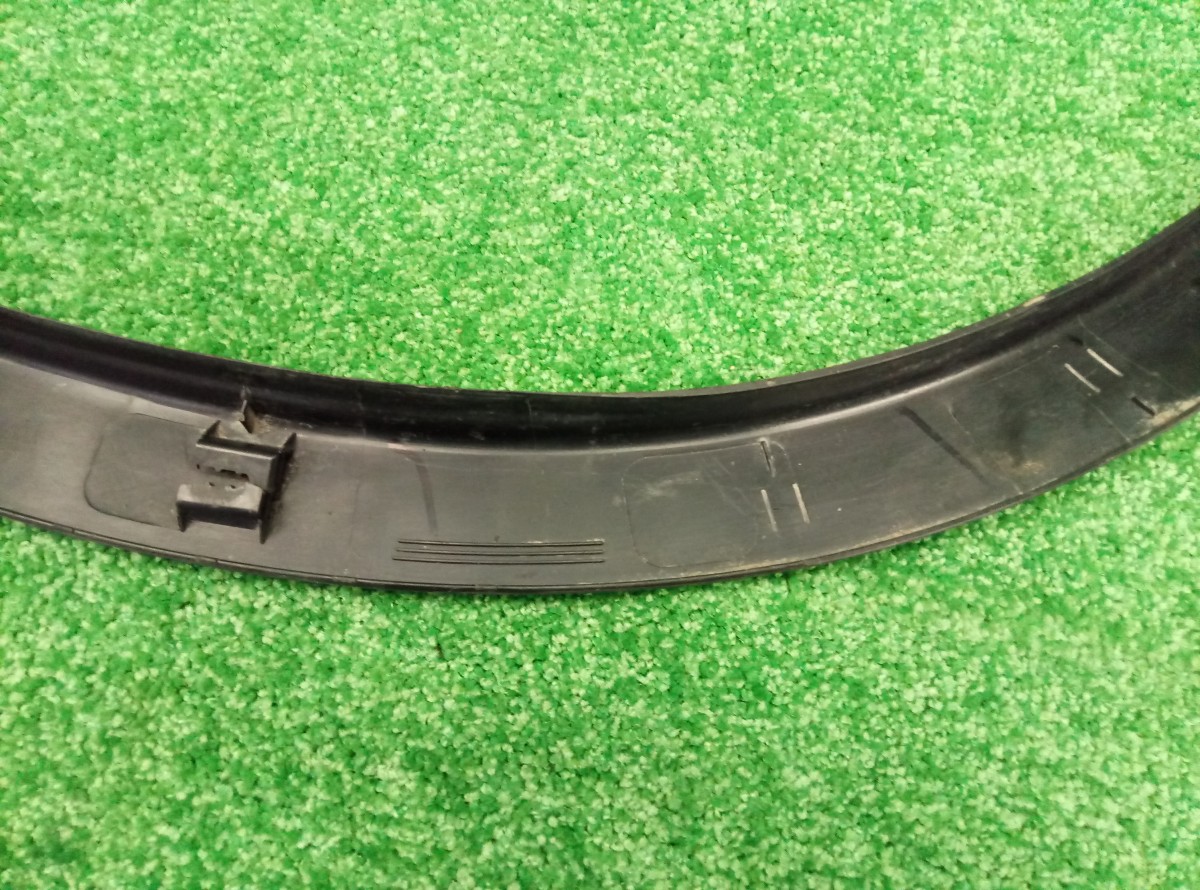 Накладка заднего крыла левого Nissan Qashqai J10 2006-2010 93829JD000 на Nissan Qashqai J10