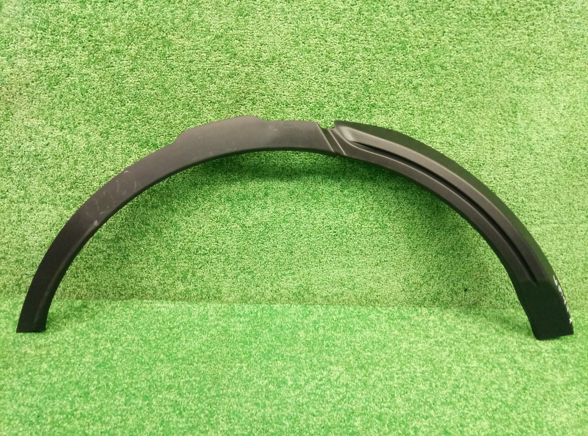 Накладка заднего крыла правого Land Rover Range Rover Evoque  2011-2015 BJ32290E22 на Land Rover Range Rover Evoque 