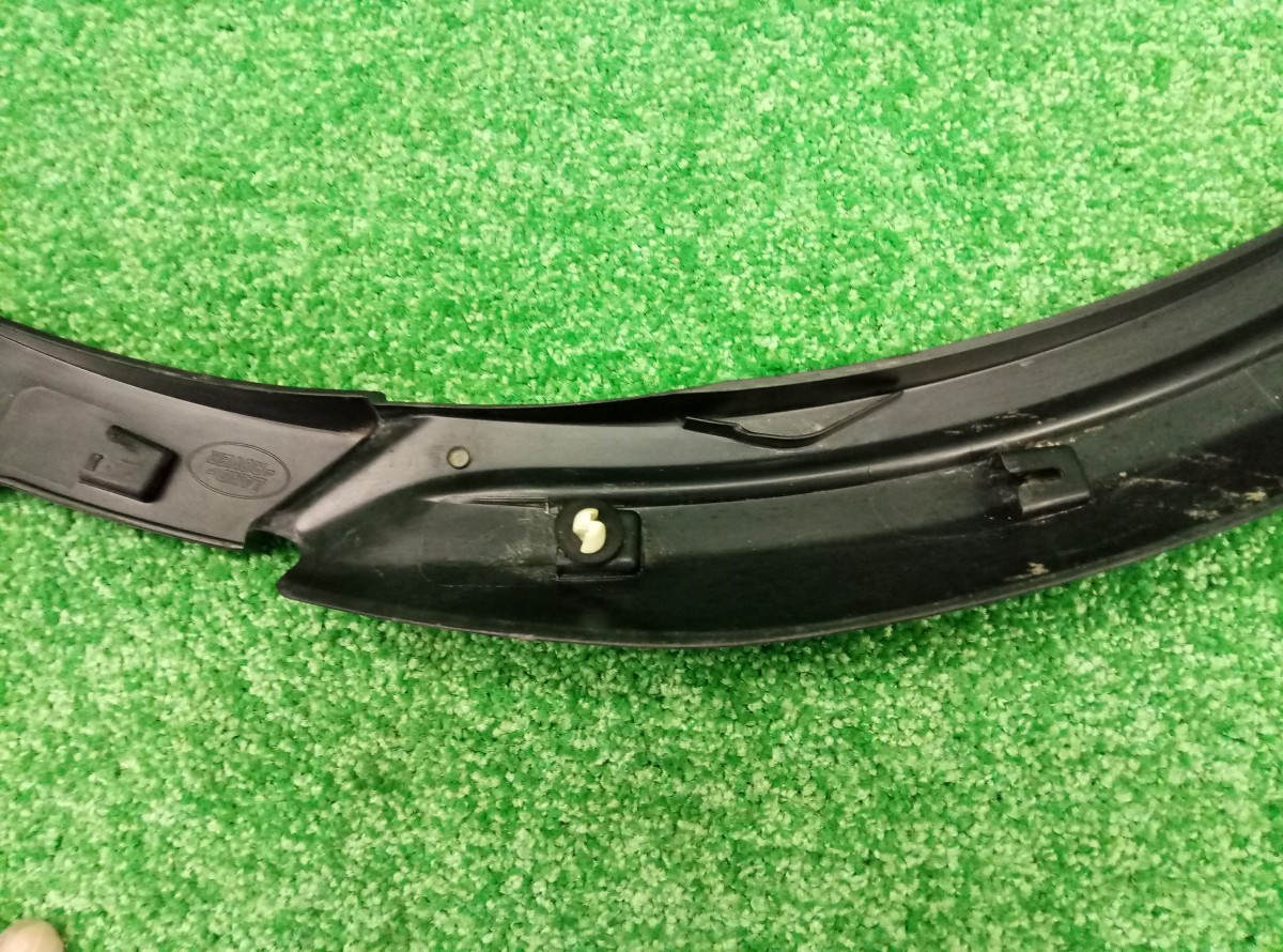 Накладка заднего крыла правого Land Rover Range Rover Evoque  2011-2015 BJ32290E22 на Land Rover Range Rover Evoque 