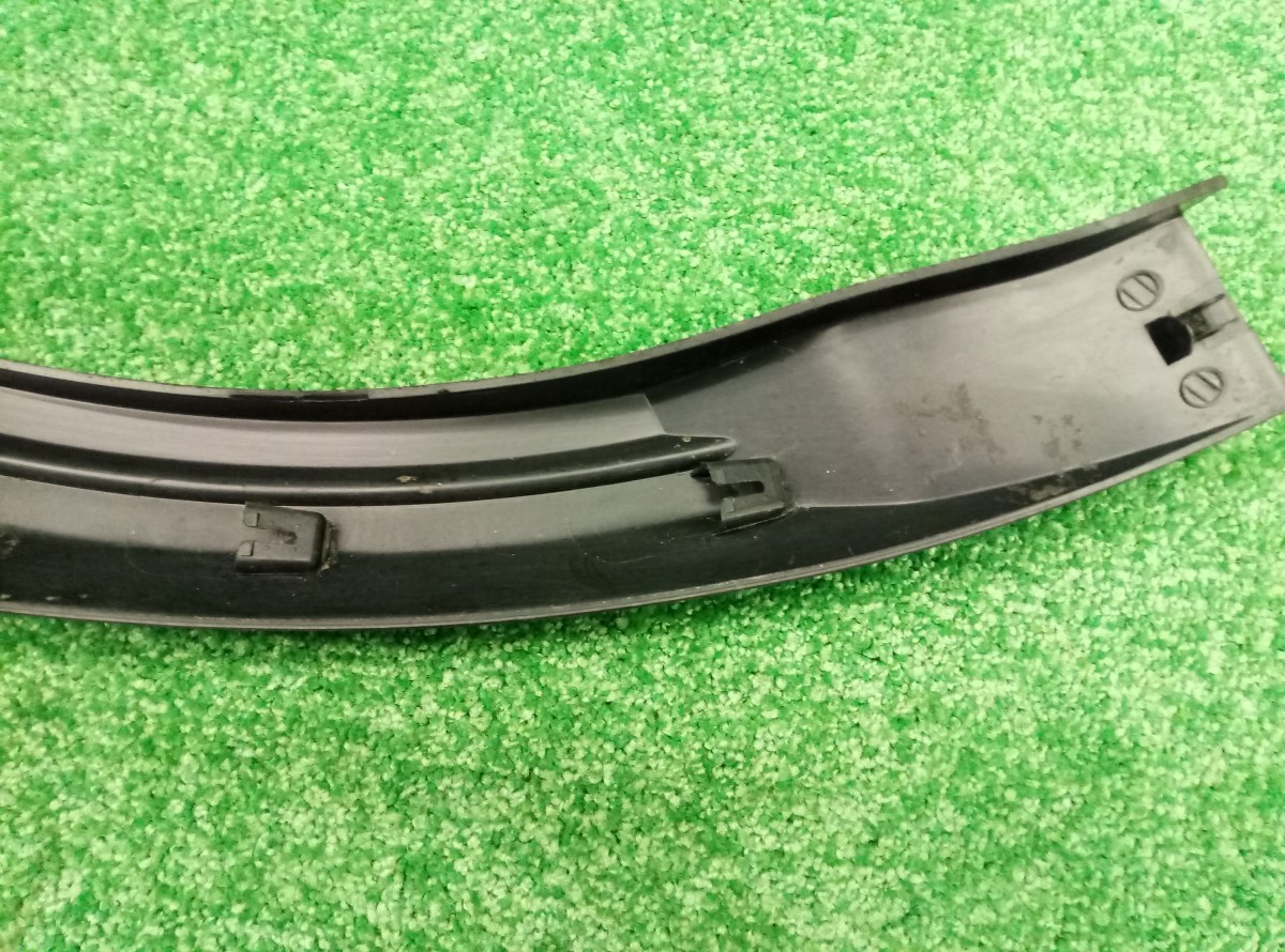 Накладка заднего крыла правого Land Rover Range Rover Evoque  2011-2015 BJ32290E22 на Land Rover Range Rover Evoque 
