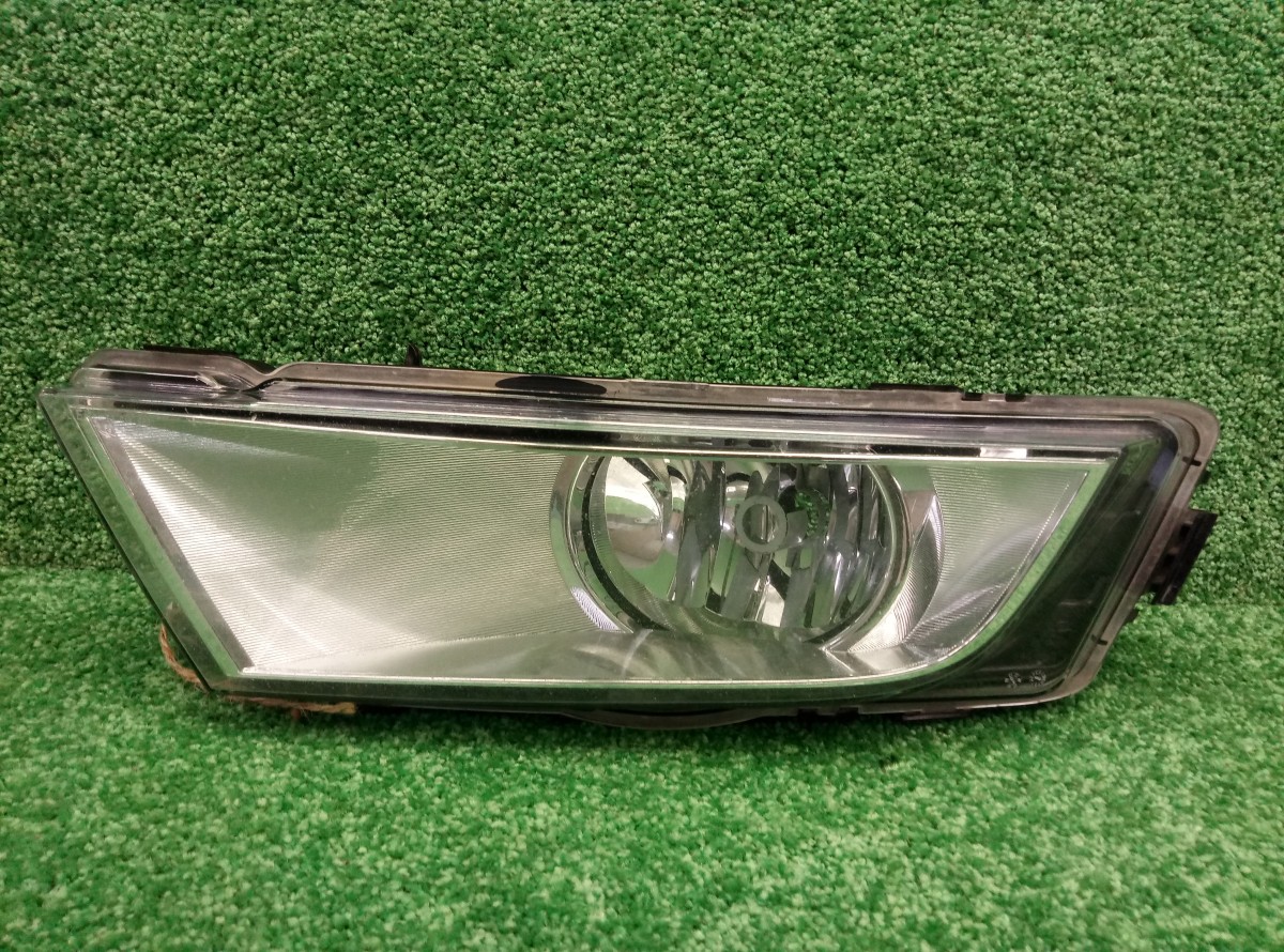 Фара противотуманная левая Skoda Octavia A7 2013-н.в. 5E0941699 на Skoda Octavia A7