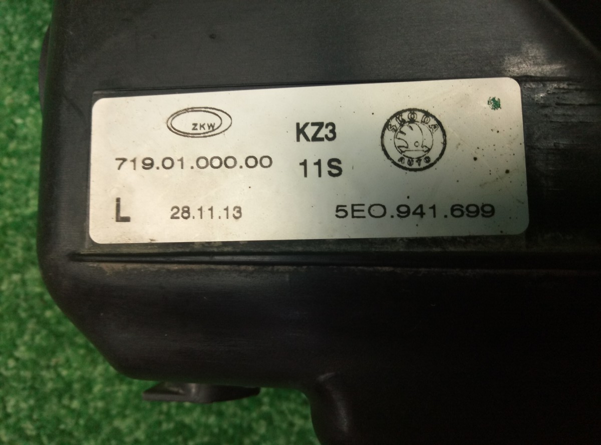 Фара противотуманная левая Skoda Octavia A7 2013-н.в. 5E0941699 на Skoda Octavia A7