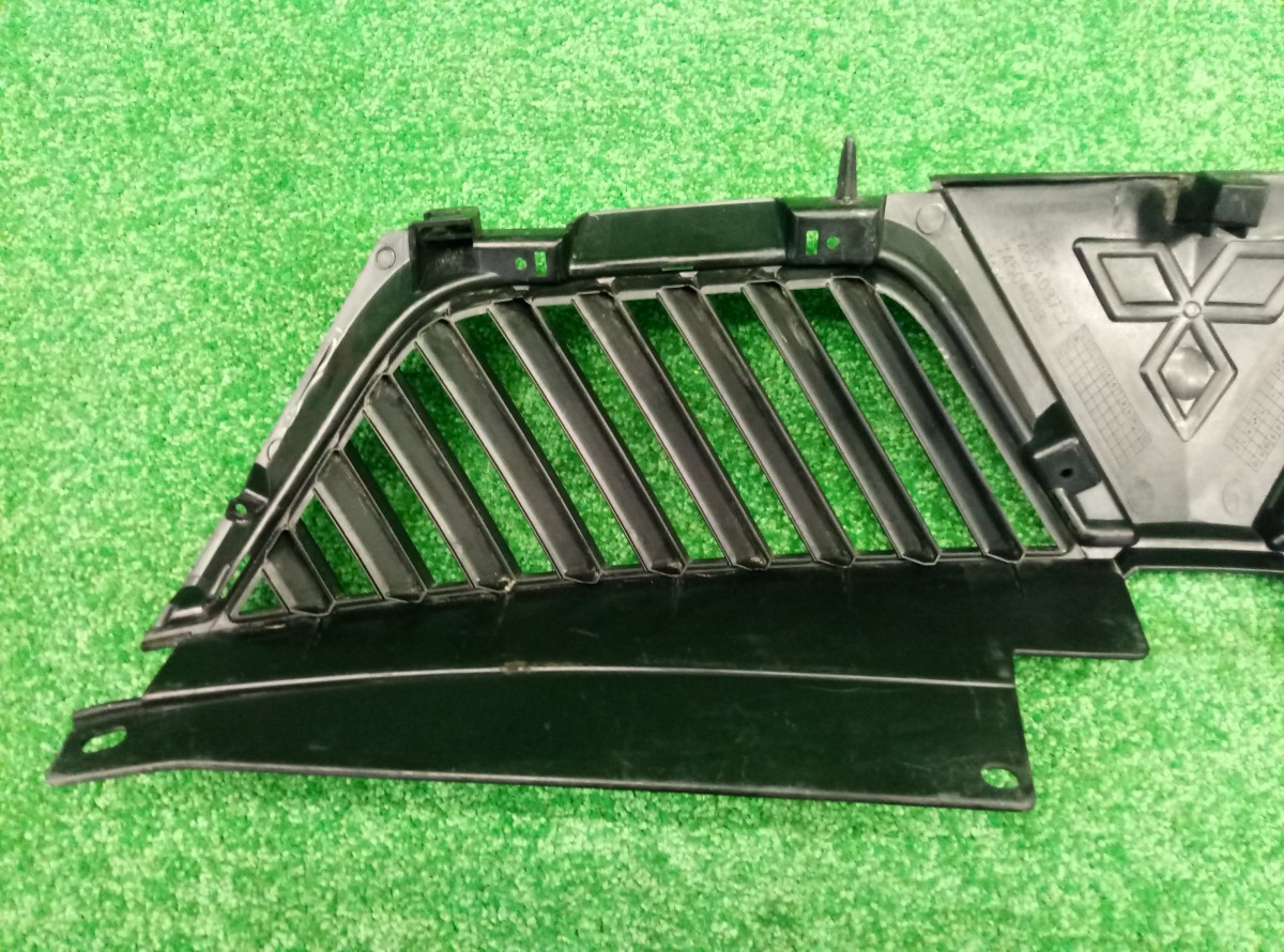 Решетка радиатора Mitsubishi Outlander XL 2006-2009 7450A037ZZ на Mitsubishi Outlander 2