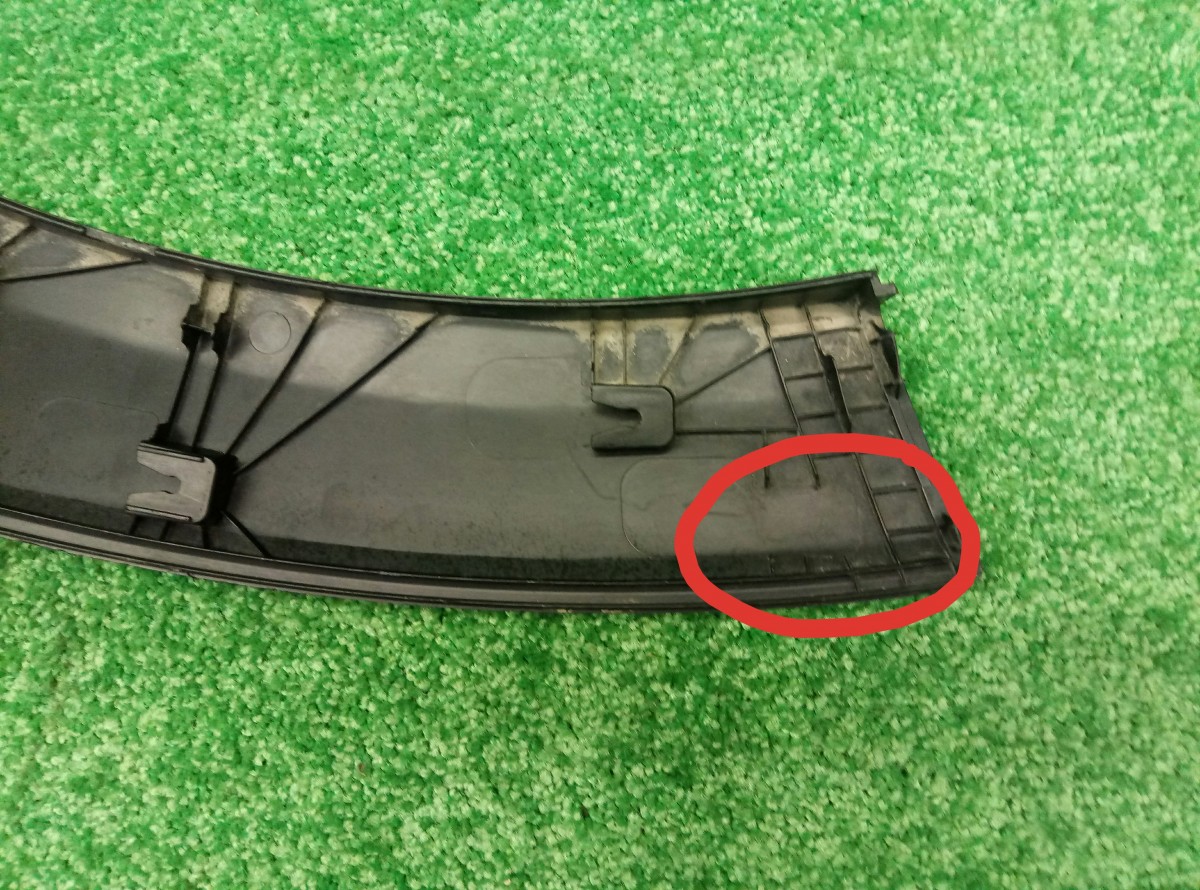 Накладка переднего правого крыла Hyundai Tucson 3  87714D7000 на Hyundai Tucson (JM)