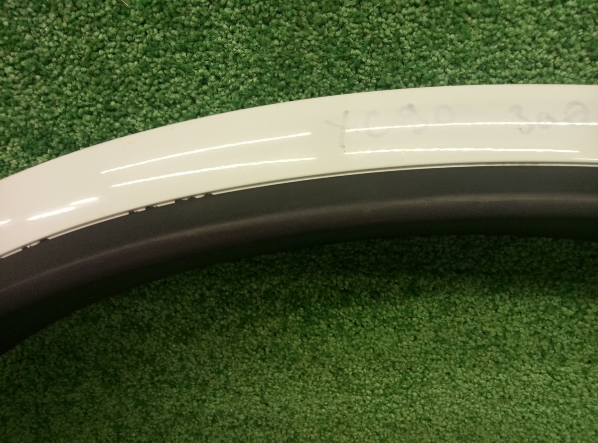 Накладка заднего крыла правого Volvo XC90  2002-2006  30779580 на Volvo XC90 