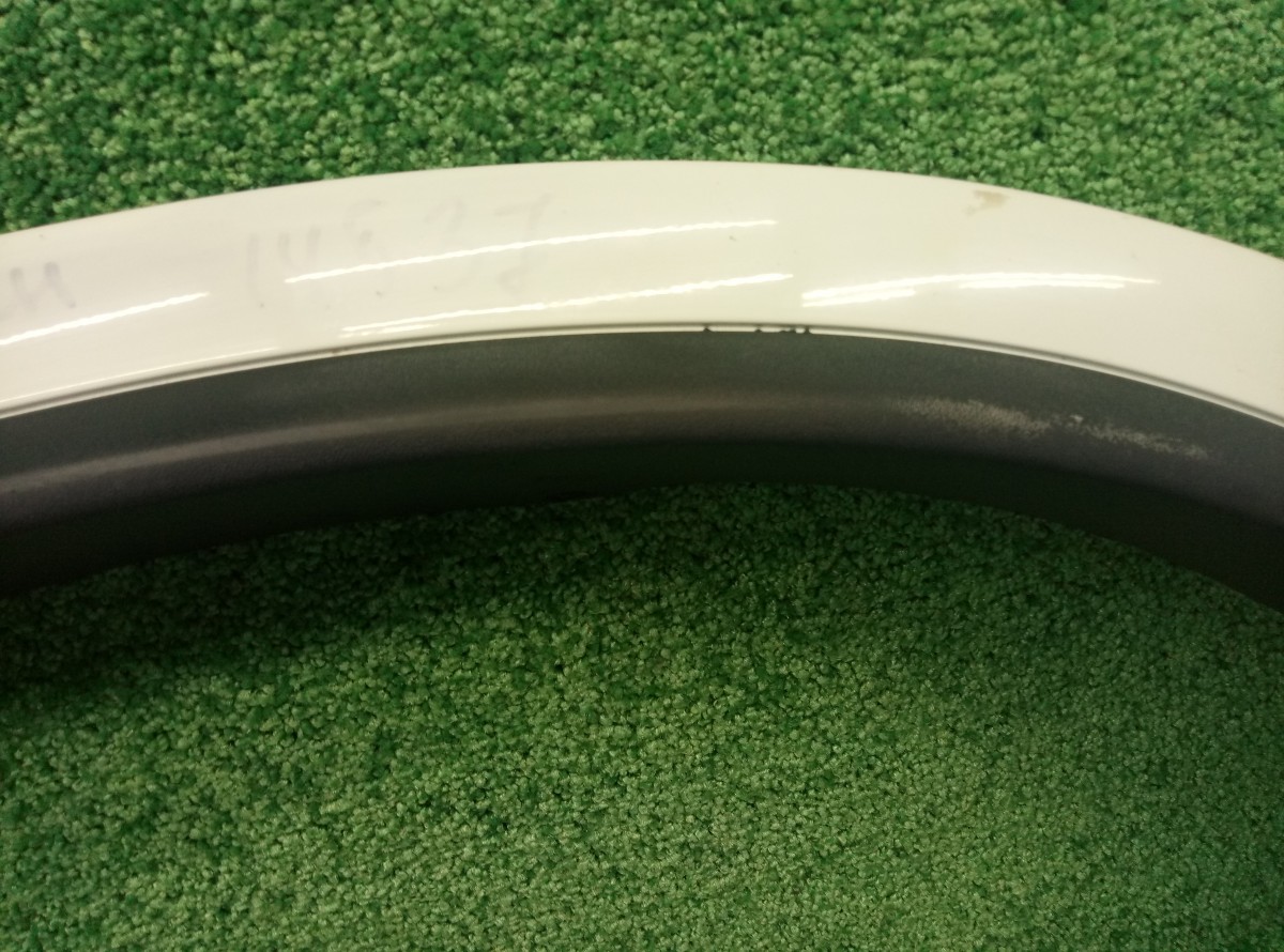 Накладка заднего крыла правого Volvo XC90  2002-2006  30779580 на Volvo XC90 
