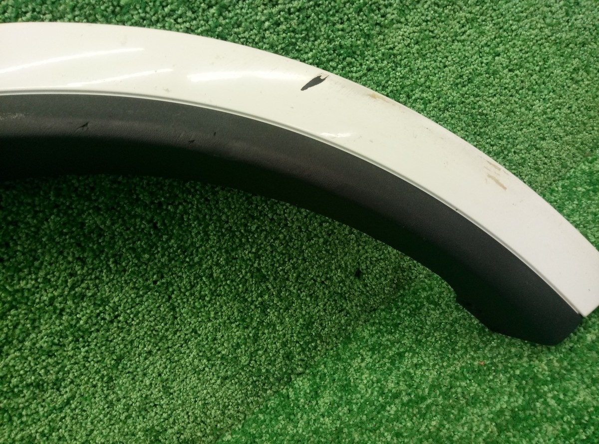 Накладка заднего крыла правого Volvo XC90  2002-2006  30779580 на Volvo XC90 