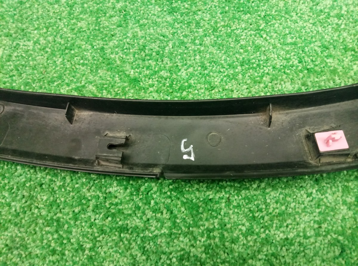 Накладка крыла задняя правая Kia Sorento 2  877442P000 на Kia Sorento 2 (XM)