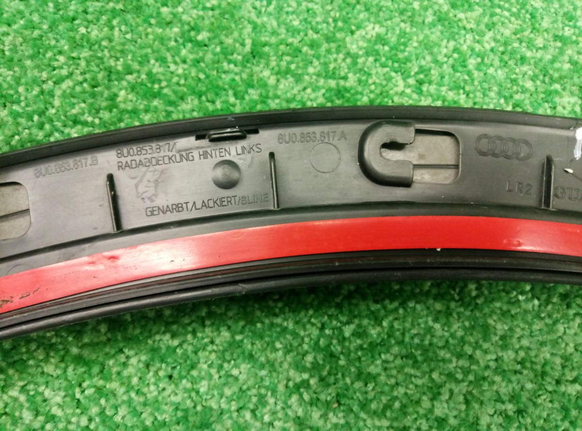Накладка заднего крыла левого Audi Q3  2011-2014 8U0853817 на Audi Q3 
