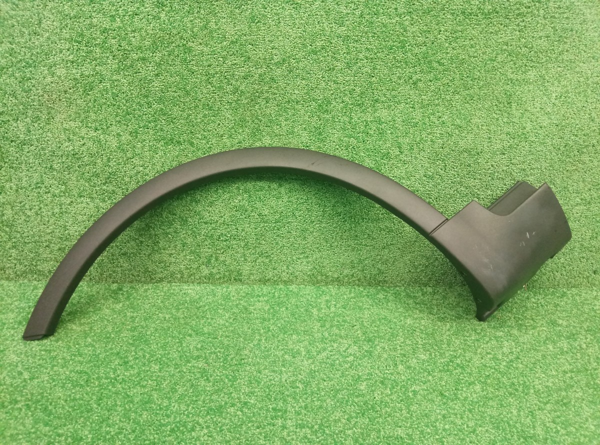 Накладка переднего крыла левого Ford Kuga  2008-2012 8V41S16D239A на Ford Kuga 