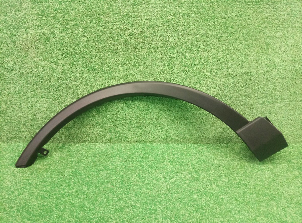 Накладка крыла переднего левого Toyota RAV4 CA40     7560242100 на Toyota RAV 4  (CA40)