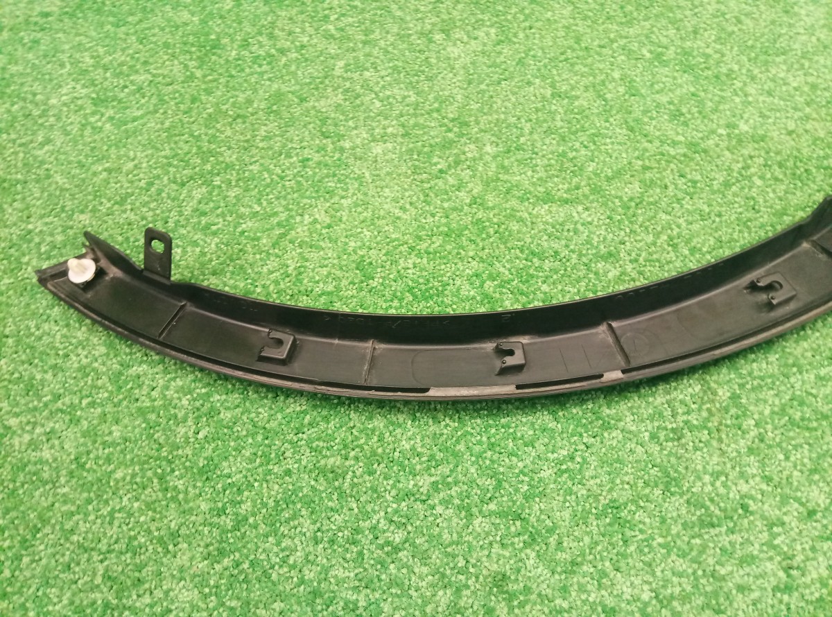Накладка крыла переднего левого Toyota RAV4 CA40     7560242100 на Toyota RAV 4  (CA40)