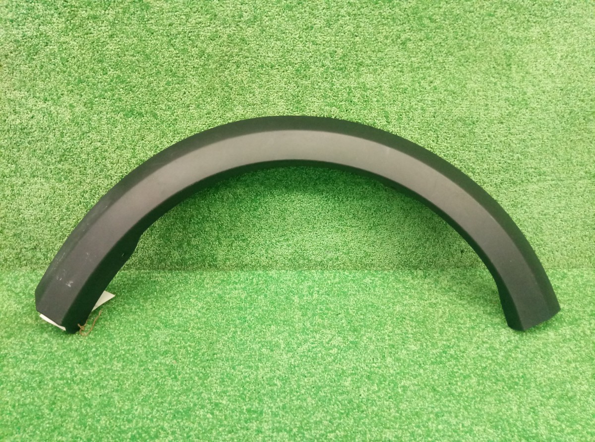 Накладка переднего крыла правого Renault Sandero  2009-2014 638746918R на Renault Sandero 