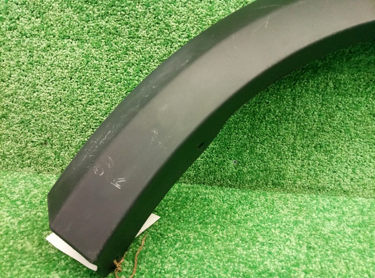 Накладка переднего крыла правого Renault Sandero  2009-2014 638746918R на Renault Sandero 
